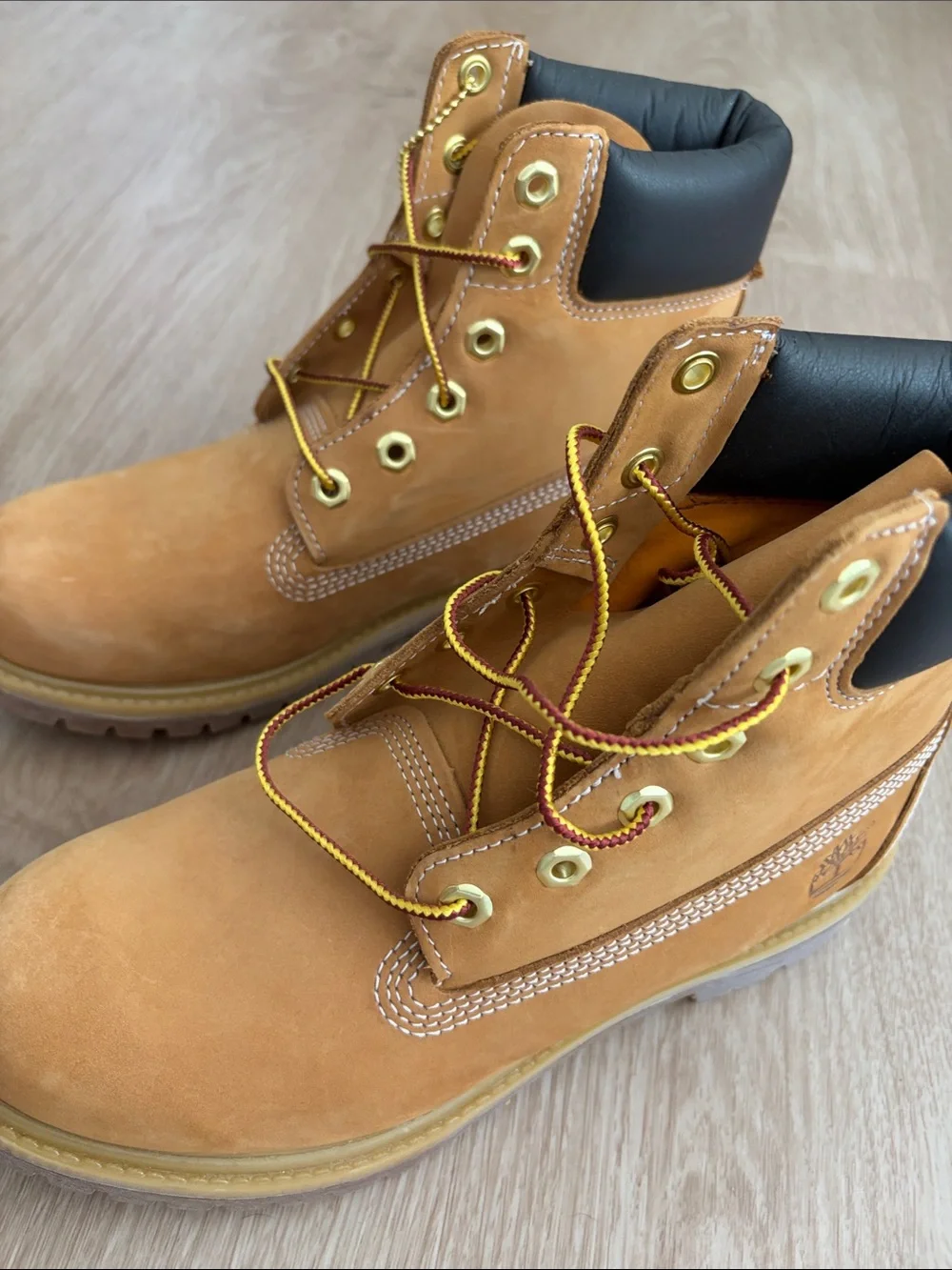Timberland Wheat Brown women’s Leather Work Boots with Black Collar